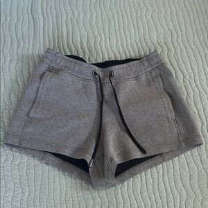 Lululemon Shorts Womens 6 Gray NTS Sweat Drawstring Pockets Athletic Gym Workout